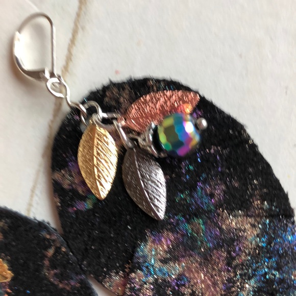 Leather earrings with dangle - Picture 2 of 3